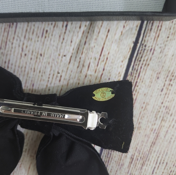 Vintage Chanel Black Bow Hair Accessory - Picture 5 of 7